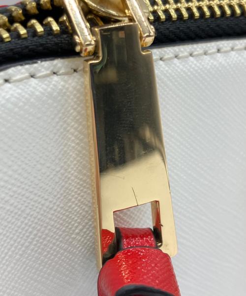 MARC JACOBS（マークジェイコブズ）MARC JACOBS (マークジェイコブズ) ショルダーバッグ ホワイト×レッドの古着・服飾アイテム