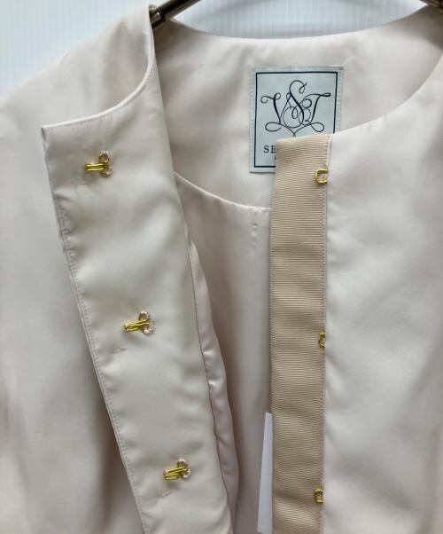 SEVEN TEN by MIHO KAWAHITO（セブン テン バイ ミホ カワヒト）SEVEN TEN by MIHO KAWAHITO (セブン テン バイ ミホ カワヒト) シアーオーガンジーコート ホワイト×ベージュ サイズ:ＸＳ 未使用品の古着・服飾アイテム