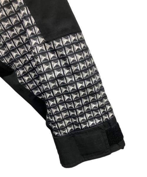 THE NORTH FACE（ザ ノース フェイス）THE NORTH FACE (ザ ノース フェイス) SUPREME (シュプリーム) Studded Mountain Light Jacket ブラック×ホワイト サイズ:Lの古着・服飾アイテム