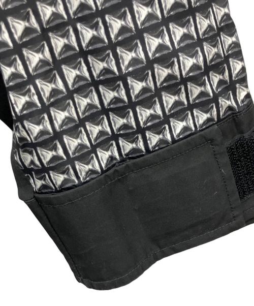 THE NORTH FACE（ザ ノース フェイス）THE NORTH FACE (ザ ノース フェイス) SUPREME (シュプリーム) Studded Mountain Light Jacket ブラック×ホワイト サイズ:Lの古着・服飾アイテム