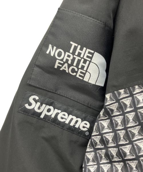 THE NORTH FACE（ザ ノース フェイス）THE NORTH FACE (ザ ノース フェイス) SUPREME (シュプリーム) Studded Mountain Light Jacket ブラック×ホワイト サイズ:Lの古着・服飾アイテム