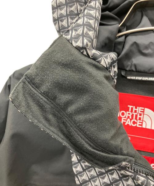 THE NORTH FACE（ザ ノース フェイス）THE NORTH FACE (ザ ノース フェイス) SUPREME (シュプリーム) Studded Mountain Light Jacket ブラック×ホワイト サイズ:Lの古着・服飾アイテム