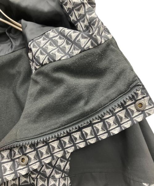 THE NORTH FACE（ザ ノース フェイス）THE NORTH FACE (ザ ノース フェイス) SUPREME (シュプリーム) Studded Mountain Light Jacket ブラック×ホワイト サイズ:Lの古着・服飾アイテム