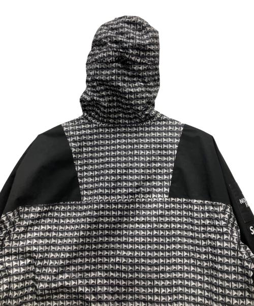 THE NORTH FACE（ザ ノース フェイス）THE NORTH FACE (ザ ノース フェイス) SUPREME (シュプリーム) Studded Mountain Light Jacket ブラック×ホワイト サイズ:Lの古着・服飾アイテム