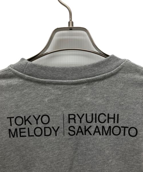 Adam et Rope（アダム エ ロペ）Adam et Rope (アダム エ ロペ) Tokyo Melody Ryuichi Sakamoto × 10Culture ライトグレー サイズ:Lの古着・服飾アイテム