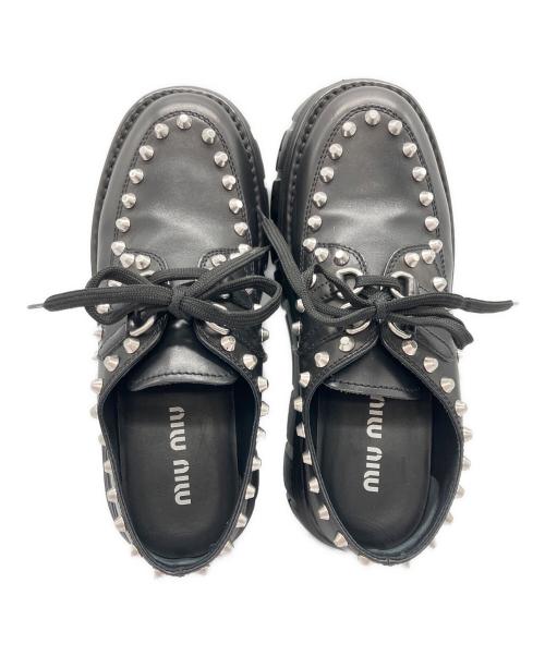 MIU MIU（ミュウミュウ）MIU MIU (ミュウミュウ) スタッズ付厚底スニーカー ブラック サイズ:38の古着・服飾アイテム