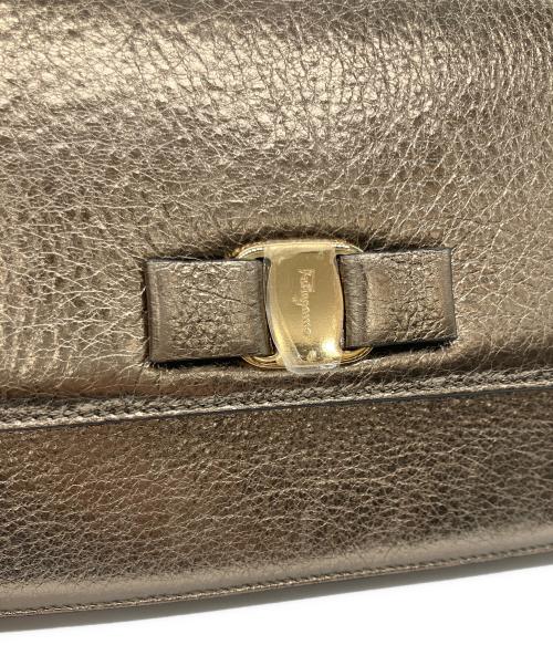 Salvatore Ferragamo（サルヴァトーレ フェラガモ）Salvatore Ferragamo (サルヴァトーレ フェラガモ) チェーンショルダーバッグ ゴールドの古着・服飾アイテム