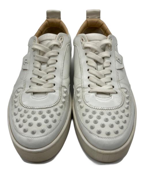 Christian Louboutin（クリスチャン・ルブタン）Christian Louboutin (クリスチャン・ルブタン) HAPPYRUI SPIKESFLAT CALF ホワイト サイズ:27㎝の古着・服飾アイテム