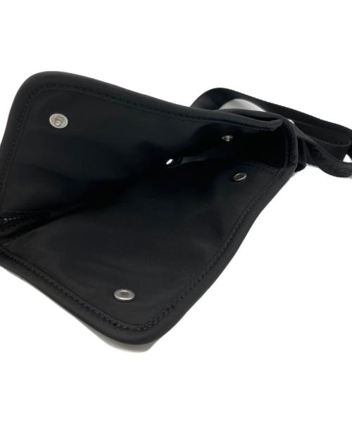 maison kitsune（メゾンキツネ）maison kitsune (メゾンキツネ) ショルダーポーチ ブラックの古着・服飾アイテム