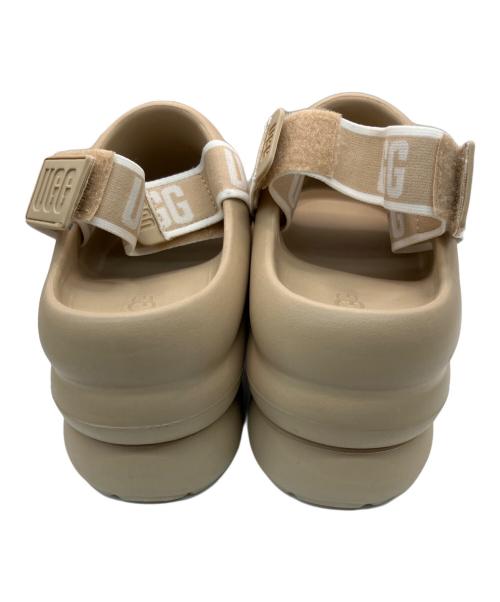 UGG（アグ）UGG (アグ) 厚底サンダル ベージュ サイズ:W6の古着・服飾アイテム