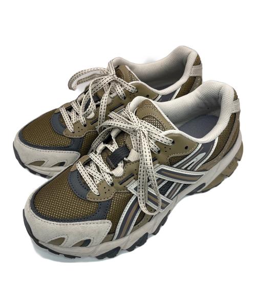 asics（アシックス）asics (アシックス) ローカットスニーカー ブラウン×ホワイト サイズ:24cmの古着・服飾アイテム