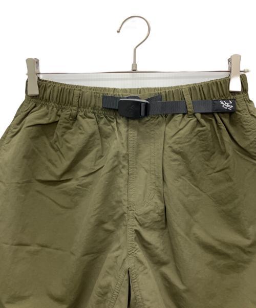 GRAMICCI（グラミチ）GRAMICCI (グラミチ) URBAN RESEARCH (アーバンリサーチ) LOWERCASE NYLON LOOSE SHORT オリーブ サイズ:ASIA Mの古着・服飾アイテム