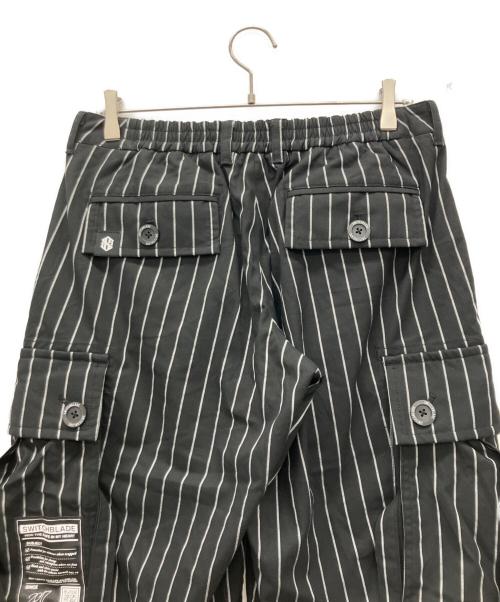 SWITCHBLADE（スイッチブレード）SWITCHBLADE (スイッチブレード) PINSTRIPE WIDE CARGO PT ブラック サイズ:Mの古着・服飾アイテム