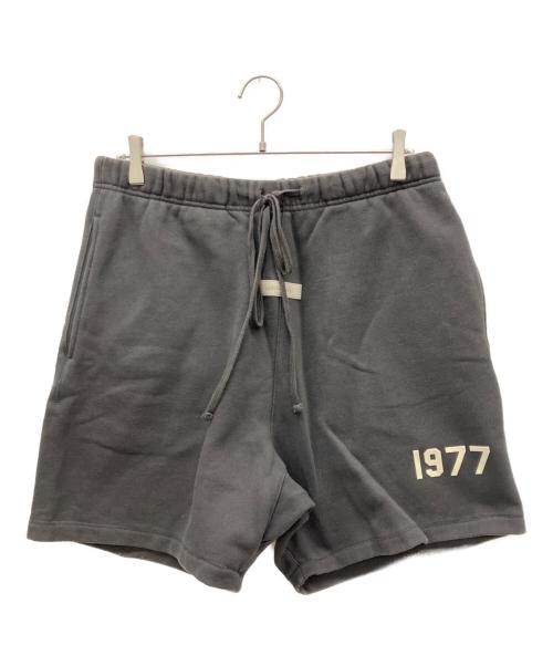 FOG ESSENTIALS（フィアオブゴッド エッセンシャル）FOG ESSENTIALS (フィアオブゴッド エッセンシャル) ハーフパンツ グレー サイズ:Mの古着・服飾アイテム