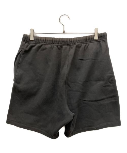 FOG ESSENTIALS（フィアオブゴッド エッセンシャル）FOG ESSENTIALS (フィアオブゴッド エッセンシャル) ハーフパンツ グレー サイズ:Mの古着・服飾アイテム