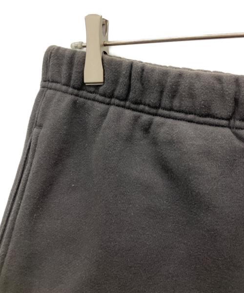 FOG ESSENTIALS（フィアオブゴッド エッセンシャル）FOG ESSENTIALS (フィアオブゴッド エッセンシャル) ハーフパンツ グレー サイズ:Mの古着・服飾アイテム