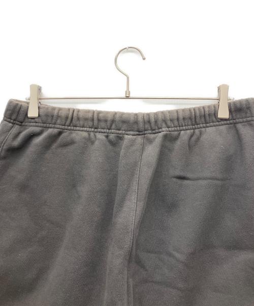 FOG ESSENTIALS（フィアオブゴッド エッセンシャル）FOG ESSENTIALS (フィアオブゴッド エッセンシャル) ハーフパンツ グレー サイズ:Mの古着・服飾アイテム