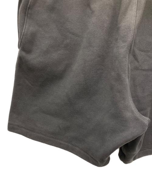 FOG ESSENTIALS（フィアオブゴッド エッセンシャル）FOG ESSENTIALS (フィアオブゴッド エッセンシャル) ハーフパンツ グレー サイズ:Mの古着・服飾アイテム