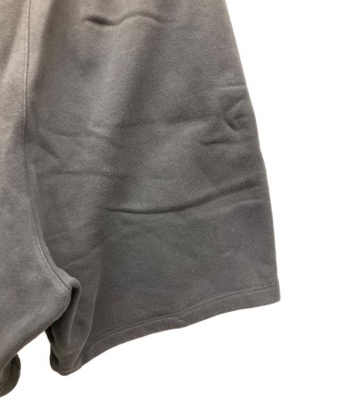 FOG ESSENTIALS（フィアオブゴッド エッセンシャル）FOG ESSENTIALS (フィアオブゴッド エッセンシャル) ハーフパンツ グレー サイズ:Mの古着・服飾アイテム