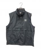 UMBROアンブロ）の古着「別注コラボ ルーズシルエット裏メッシュスタンドネックワンポイントロゴ刺繍ナイロンベスト」｜ブラック
