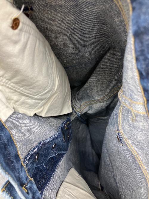 LEVI'S（リーバイス）LEVI'S (リーバイス) ボタンフライデニムパンツ インディゴ サイズ:31の古着・服飾アイテム
