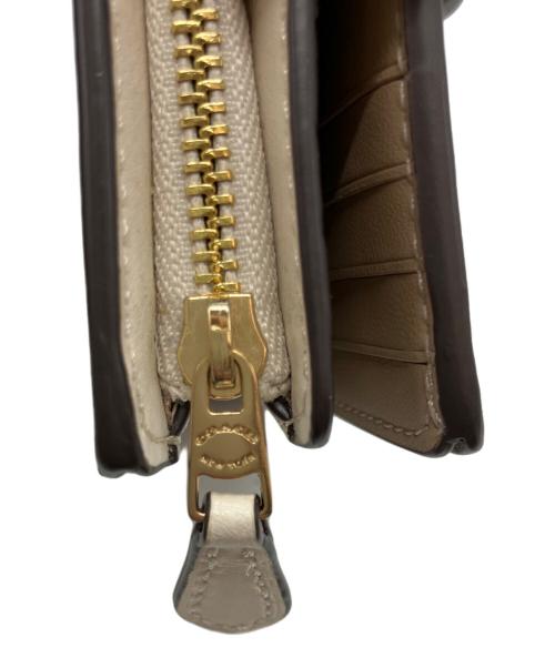 COACH（コーチ）COACH (コーチ) ミディアム コーナー ジップ ウォレット・シグネチャー キャンバス ベージュ×ホワイトの古着・服飾アイテム