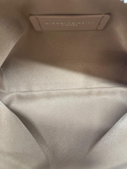 GIANNI CHIARINI（ジャンニ キアリーニ）GIANNI CHIARINI (ジャンニ キアリーニ) 2WAYショルダーバッグ ベージュの古着・服飾アイテム