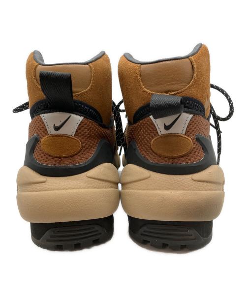 NIKE（ナイキ）NIKE (ナイキ) sacai (サカイ) ハイカットスニーカー ブラウン サイズ:28の古着・服飾アイテム