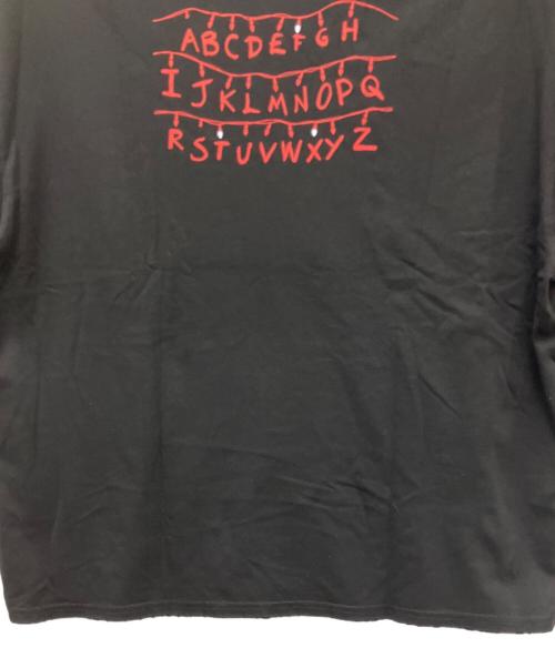 little sunny bite（リトルサニーバイト）Little sunny bite (リトルサニーバイト) STRANGER THINGS (ストレンジャーシングス) 半袖Tシャツ ブラック サイズ:Ｍの古着・服飾アイテム