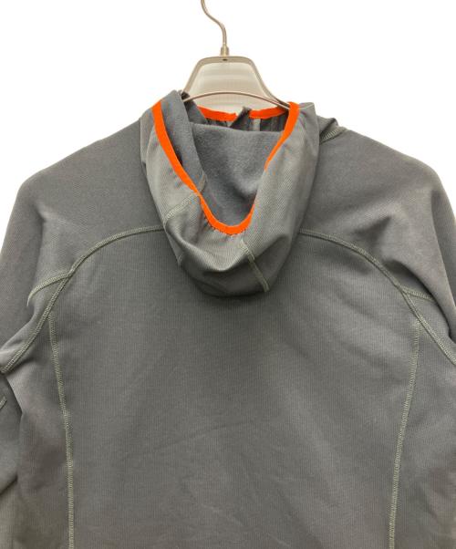 MOUNTAIN HARD WEAR（マウンテンハードウェア）MOUNTAIN HARD WEAR (マウンテンハードウェア) ジップパーカー グレー サイズ:Mの古着・服飾アイテム