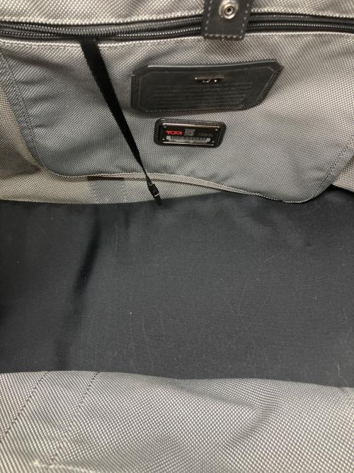 TUMI（トゥミ）TUMI (トゥミ) ビジネスバッグ グレーの古着・服飾アイテム