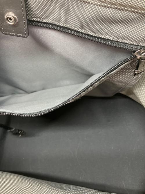TUMI（トゥミ）TUMI (トゥミ) ビジネスバッグ グレーの古着・服飾アイテム
