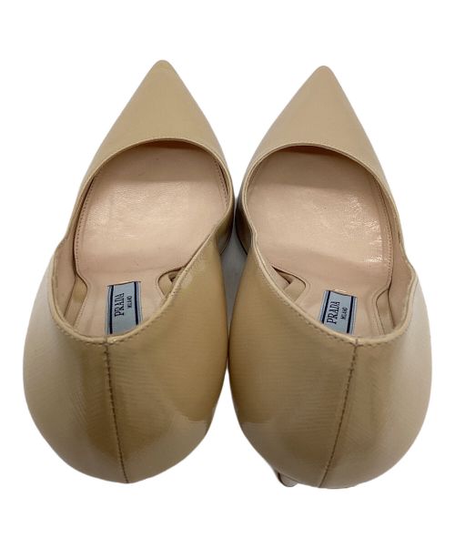 PRADA（プラダ）PRADA (プラダ) ポインテッドトゥパンプス ベージュ サイズ:37の古着・服飾アイテム