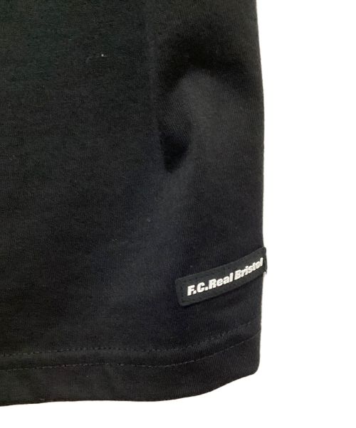 F.C.R.B.（エフシーレアルブリストル）F.C.R.B. (エフシーアールビー) SNEAKERWOLF SNEAKERWOLF SENJAFUDA EMBLEM TEE ブラック サイズ:XLの古着・服飾アイテム