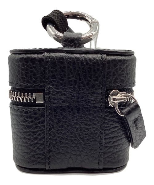 Maison Margiela（メゾンマルジェラ）Maison Margiela (メゾンマルジェラ) AirPods CASE PRO WITH ZIP AND LACE ブラック 未使用品の古着・服飾アイテム