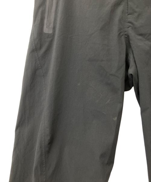 DESCENTE（デサント）DESCENTE (デサント) RELAXED FIT TAPERED STRETCH PANTS ブラック サイズ:Mの古着・服飾アイテム