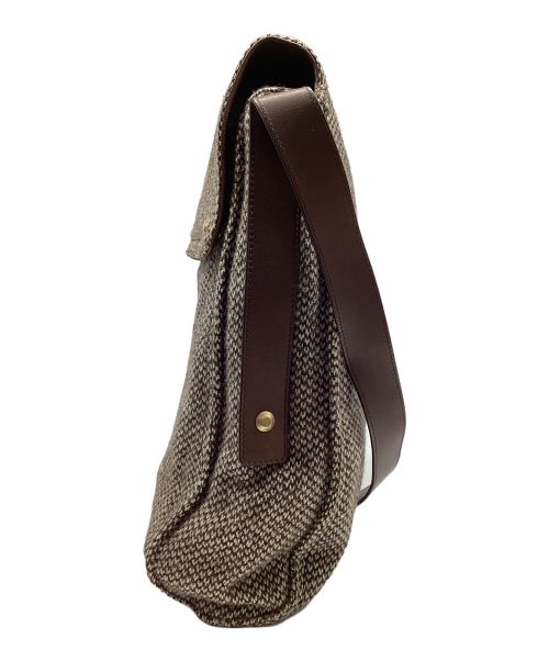 Yves Saint Laurent（イヴサンローラン）Yves Saint Laurent (イヴサンローラン) ツイードメッセンジャーバッグ ブラウンの古着・服飾アイテム