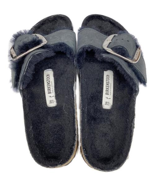 BIRKENSTOCK（ビルケンシュトック）BIRKENSTOCK (ビルケンシュトック) ビッグバックルシアリング ブラック サイズ:23cmの古着・服飾アイテム