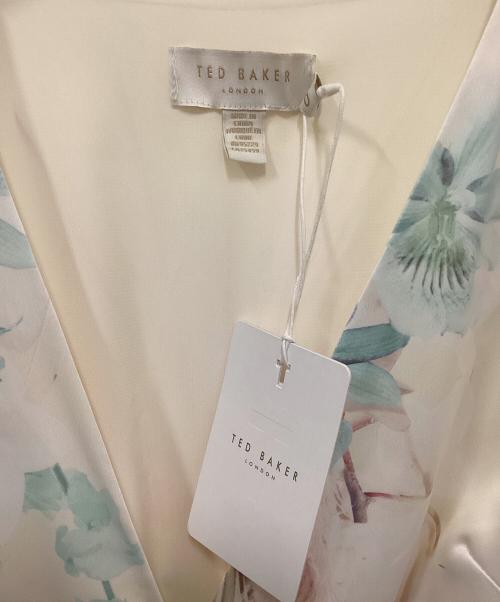 ted baker（テッドベーカー）ted baker (テッドベーカー) Flosssi Floral Print Wrap Dress アイボリーの古着・服飾アイテム
