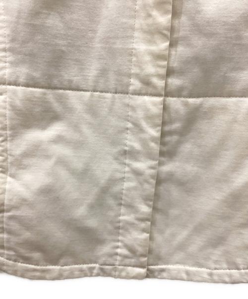 BURBERRY BLUE LABEL（バーバリー ブルー レーベル）BURBERRY BLUE LABEL (バーバリーロンドンブルーレーベル) フード付きベスト ホワイト サイズ:38の古着・服飾アイテム