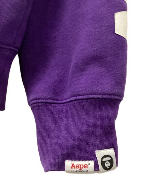 Aape BY A BATHING APE（エーエイプ バイ アベイシングエイプ）Aape BY A BATHING APE (エーエイプ バイ アベイシングエイプ) HEAD BADGE SWEATSHIRT パープル サイズ:XLの古着・服飾アイテム