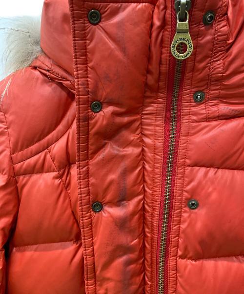 BURBERRY BLUE LABEL（バーバリーロンドンブルーレーベル）BURBERRY BLUE LABEL (バーバリーロンドンブルーレーベル) ダウンコート レッド サイズ:Mの古着・服飾アイテム