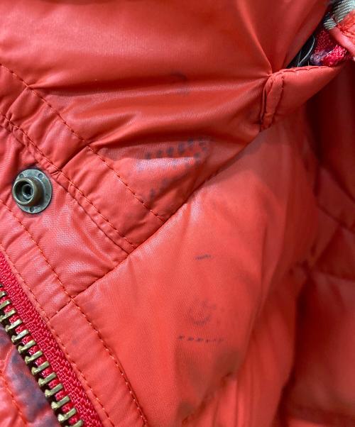 BURBERRY BLUE LABEL（バーバリーロンドンブルーレーベル）BURBERRY BLUE LABEL (バーバリーロンドンブルーレーベル) ダウンコート レッド サイズ:Mの古着・服飾アイテム