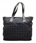 CHANELシャネル）の古着「90's ニュートラベルライン トートMM」｜ブラック