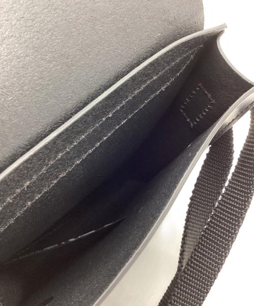 FRED PERRY（フレッドペリー）FRED PERRY (フレッドペリー) レザーサコッシュショルダーバッグ ブラックの古着・服飾アイテム