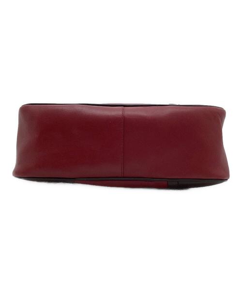 PRADA（プラダ）PRADA (プラダ) ロゴ レザーワンショルダーバッグ レッド×ブラウンの古着・服飾アイテム