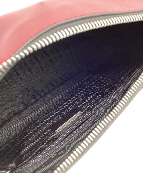 PRADA（プラダ）PRADA (プラダ) ロゴ レザーワンショルダーバッグ レッド×ブラウンの古着・服飾アイテム