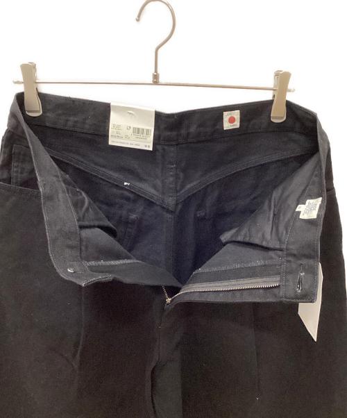 LEVI'S（リーバイス）LEVI'S (リーバイス) ワイドプリーツクロップパンツ ブラック サイズ:W32の古着・服飾アイテム