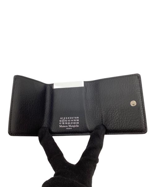 Maison Margiela（メゾンマルジェラ）Maison Margiela (メゾンマルジェラ) 4ステッチ トリフォールド ミニウォレット ブラックの古着・服飾アイテム
