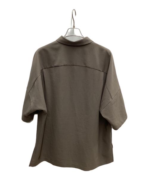 ATTACHMENT（アタッチメント）ATTACHMENT (アタッチメント) PE LIGHT TROPICAL DOLMAN S/S OPEN COLLAR SHIRT ブラウン サイズ:3の古着・服飾アイテム